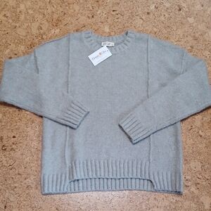 New In Women's Oversize Grey Knit Crewneck Sweater Size L NWT